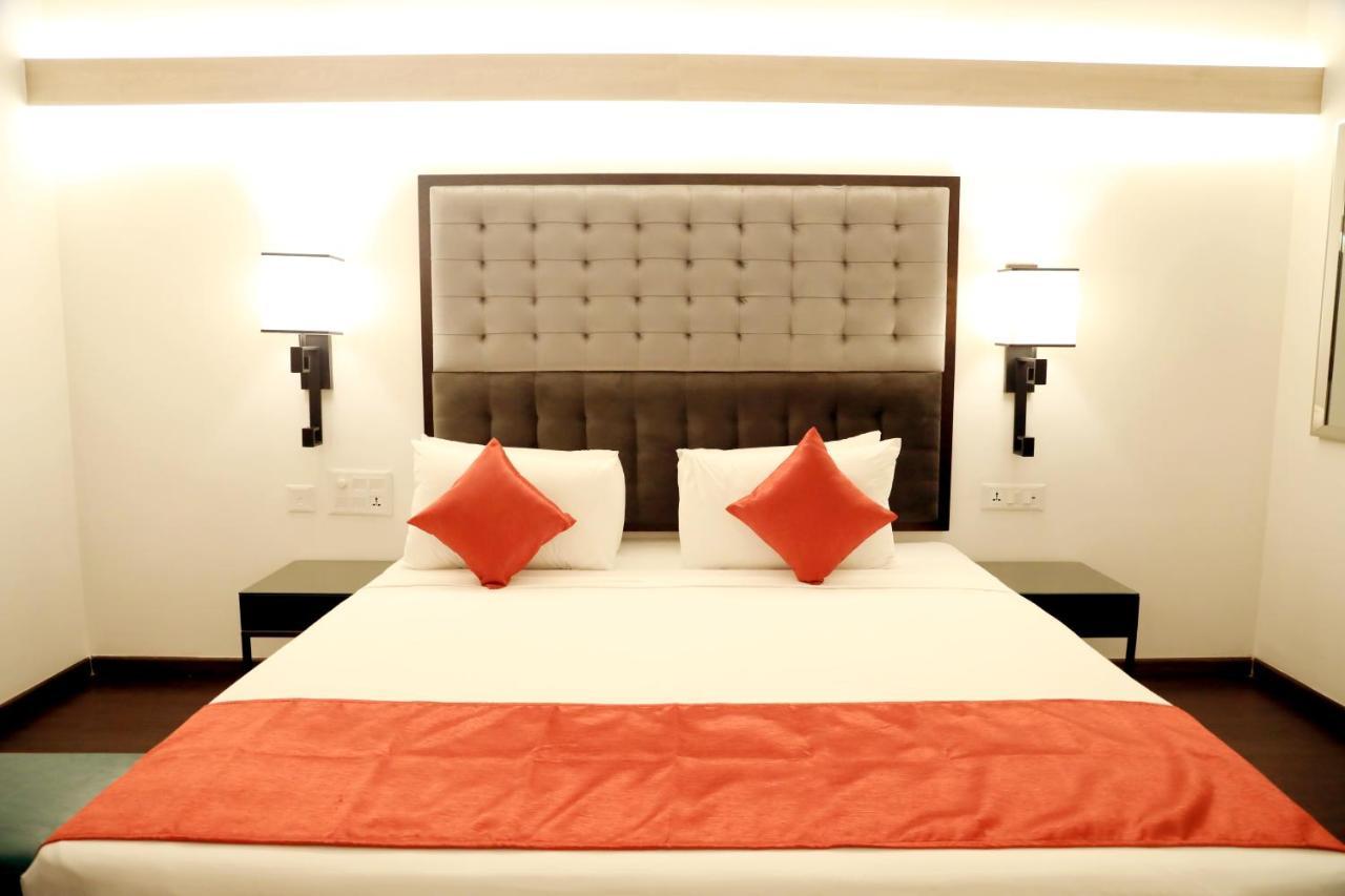 Hotel Deccan Serai Grande, Gachibowli, Hyderabad Eksteriør billede
