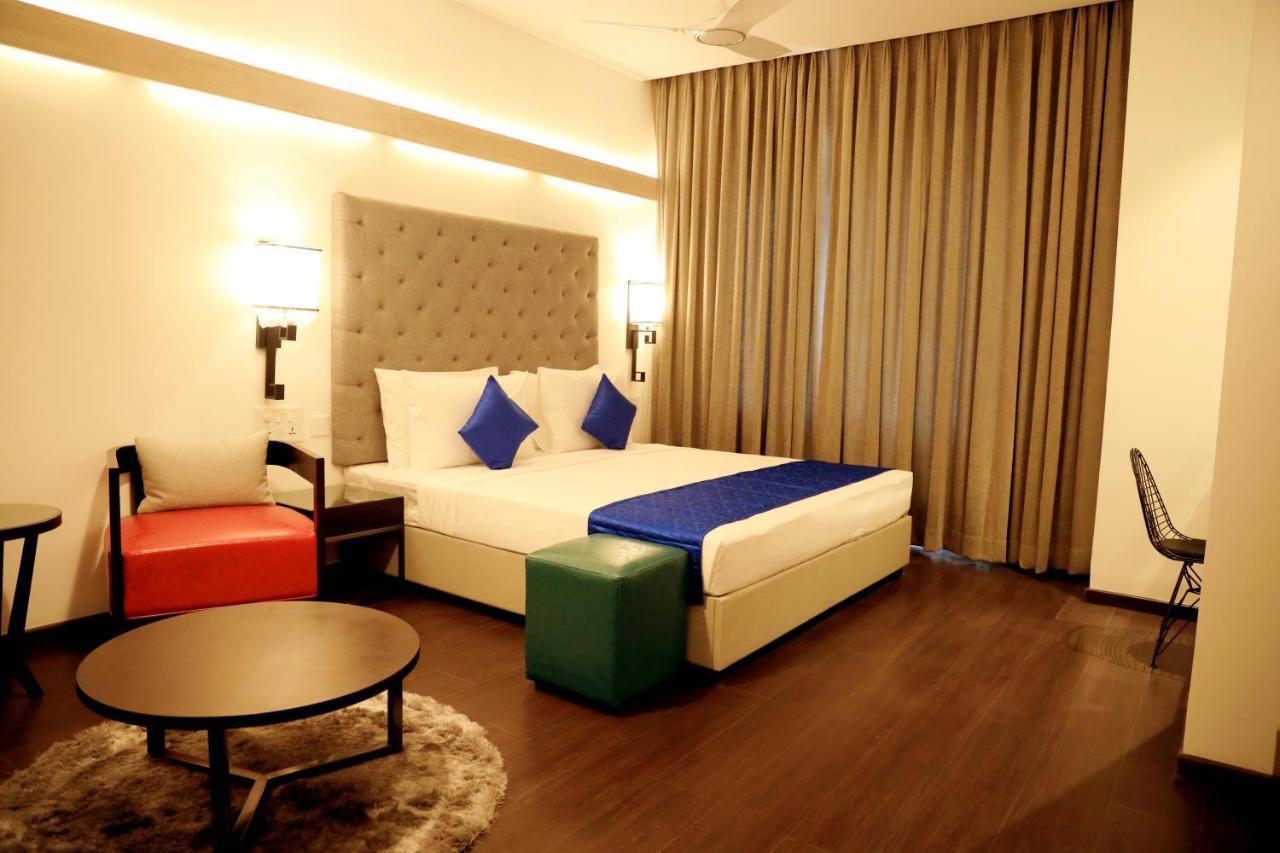 Hotel Deccan Serai Grande, Gachibowli, Hyderabad Eksteriør billede