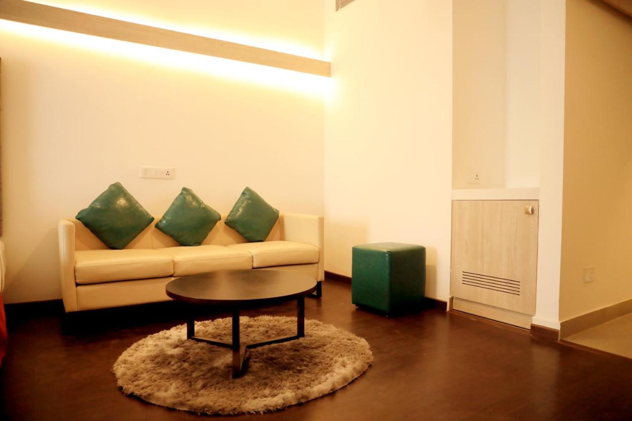 Hotel Deccan Serai Grande, Gachibowli, Hyderabad Eksteriør billede