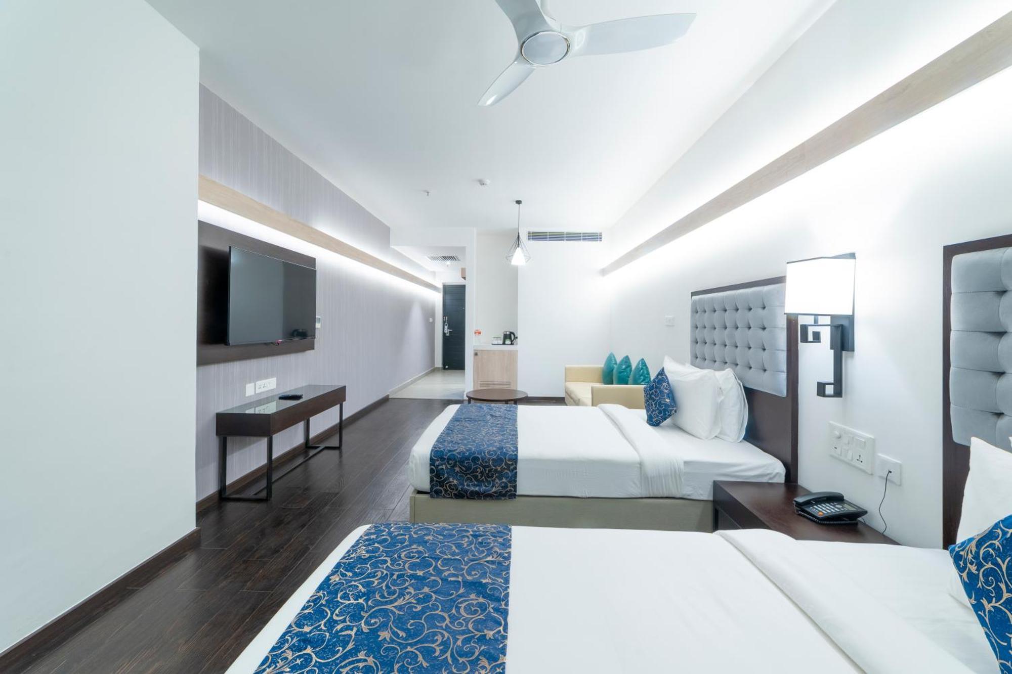Hotel Deccan Serai Grande, Gachibowli, Hyderabad Eksteriør billede