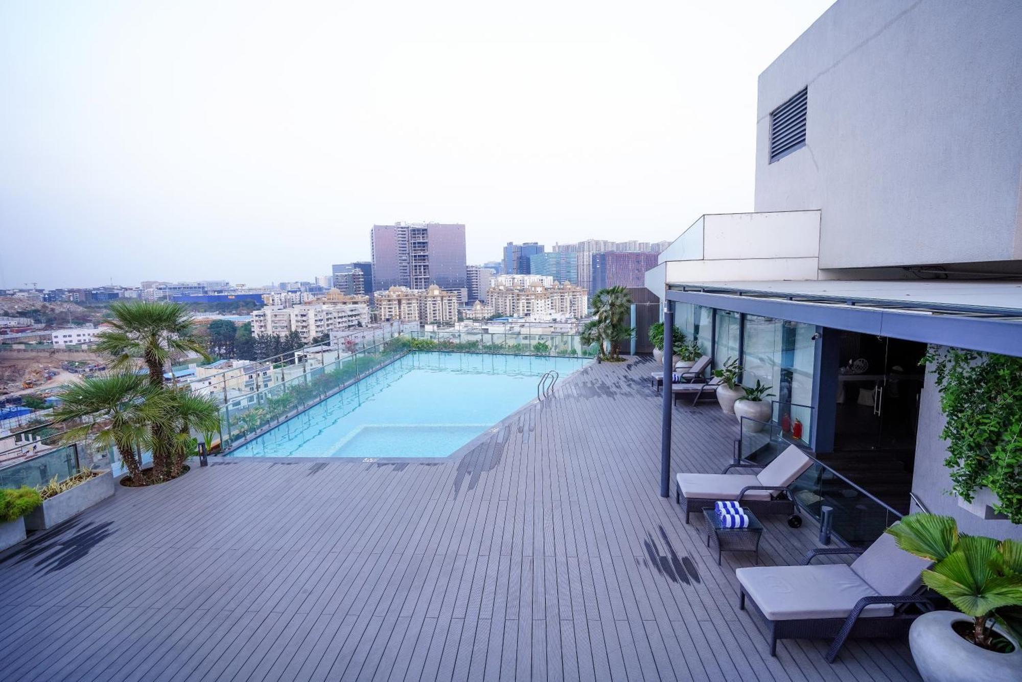 Hotel Deccan Serai Grande, Gachibowli, Hyderabad Eksteriør billede