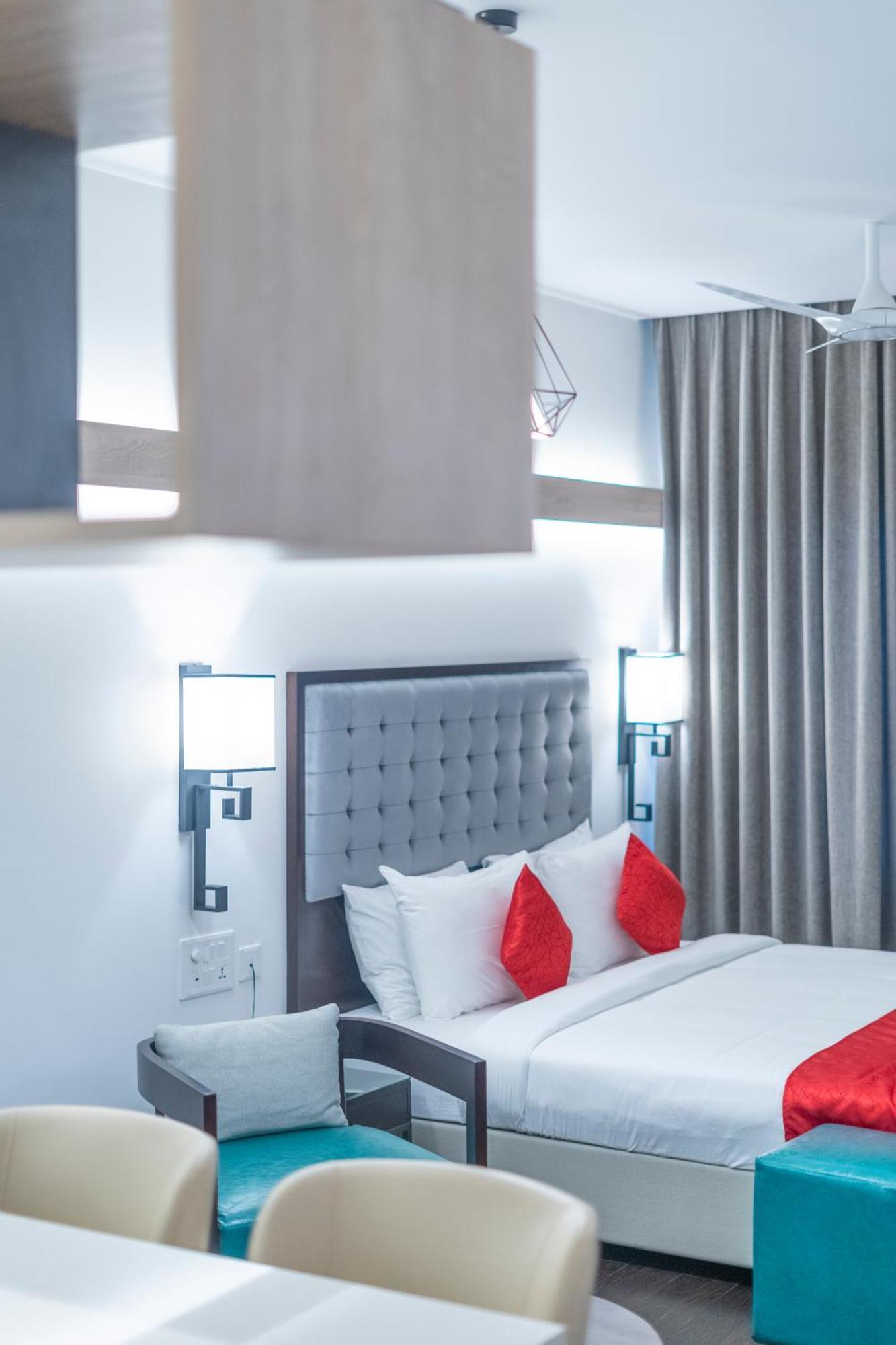 Hotel Deccan Serai Grande, Gachibowli, Hyderabad Eksteriør billede